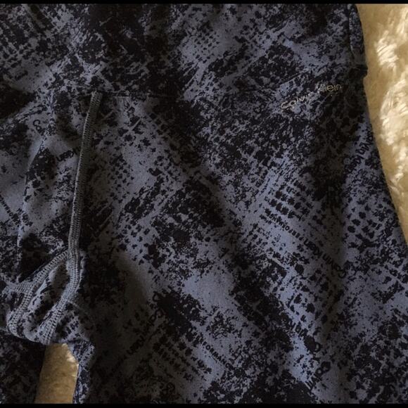 Calvin Klein | Women's performance quick-dry workout capris - Picture 3 of 7